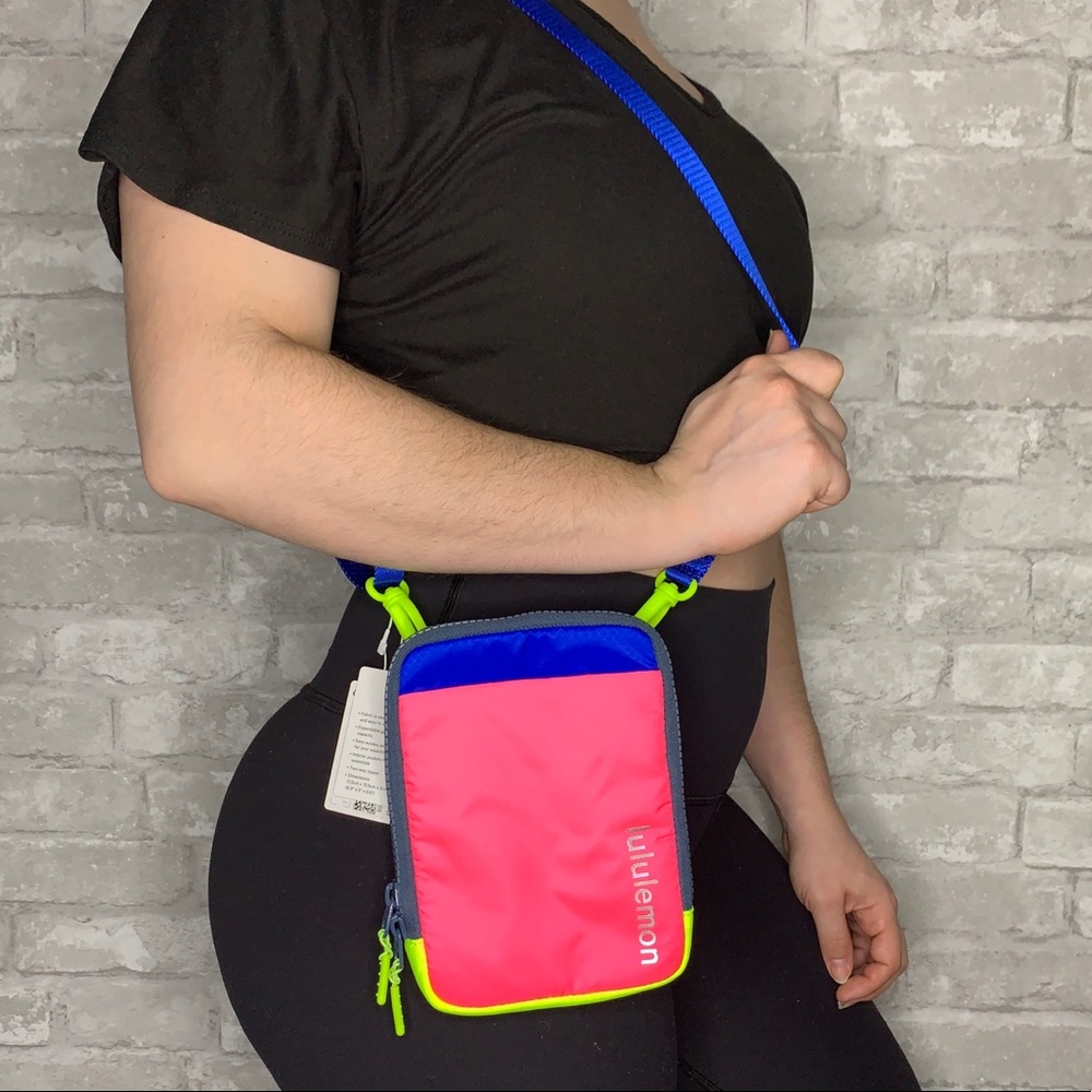 Lululemon Easy Access Crossbody Bag NWT - Picture 7 of 16
